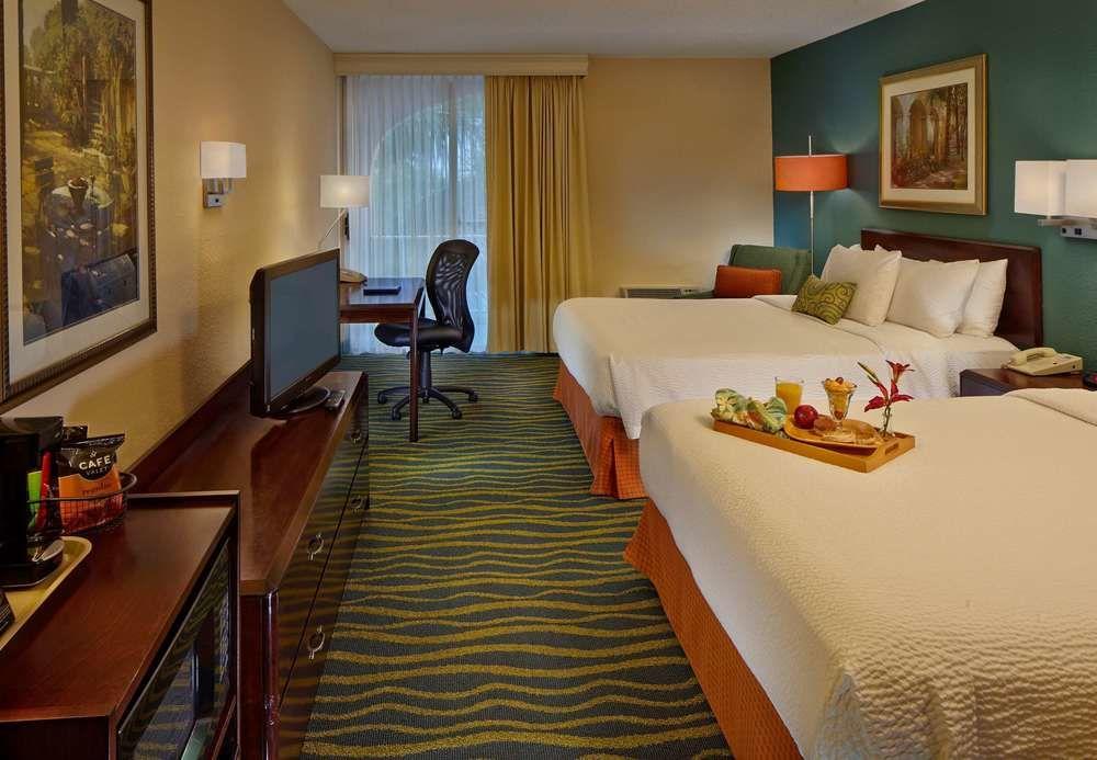 Fairfield Inn And Suites By Marriott Palm Beach Exterior foto