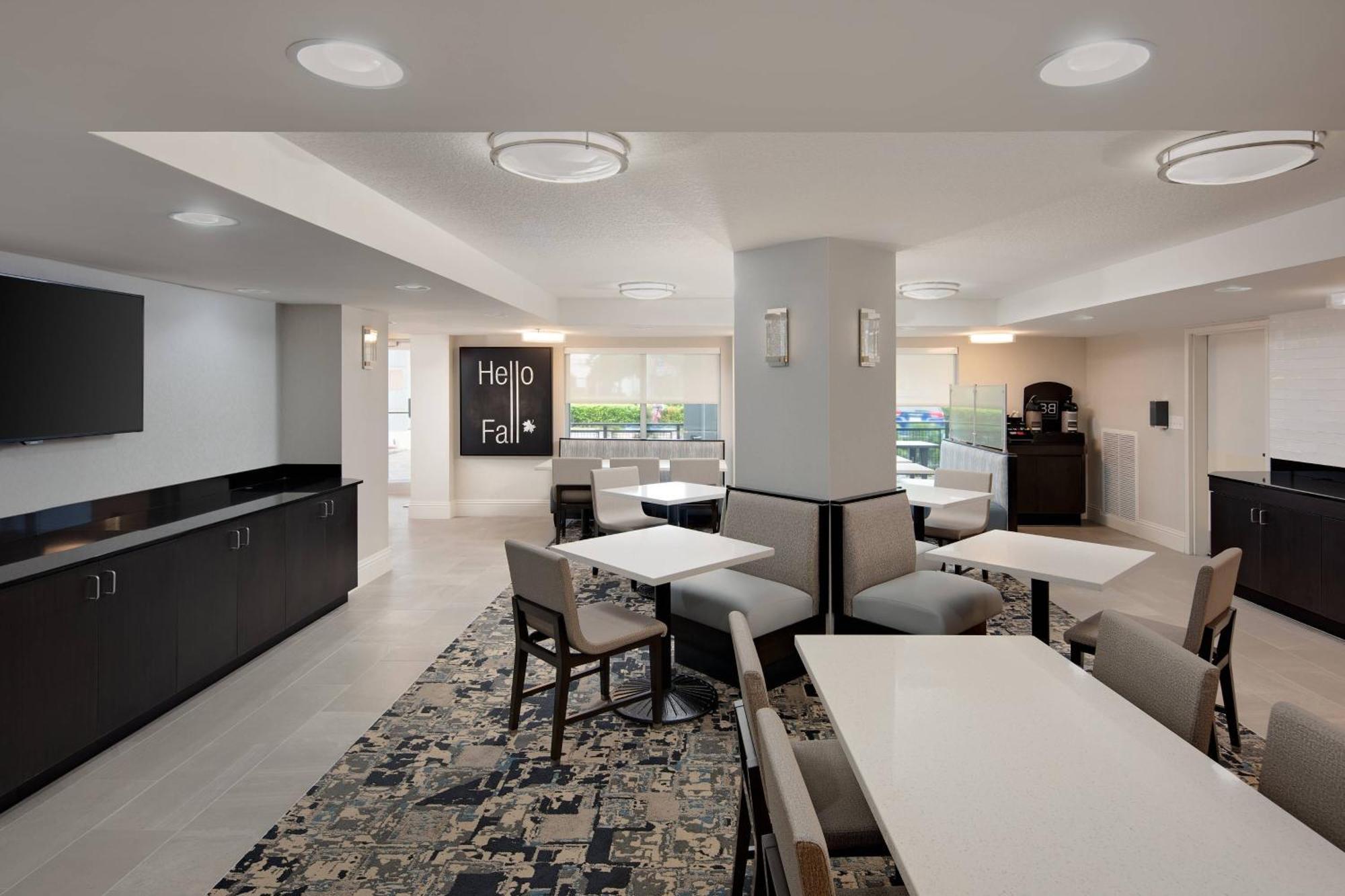Fairfield Inn And Suites By Marriott Palm Beach Exterior foto