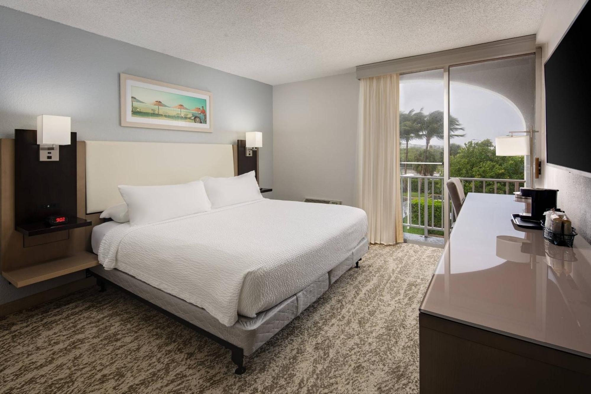 Fairfield Inn And Suites By Marriott Palm Beach Exterior foto